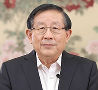 万钢